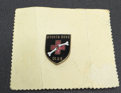 Vintage Red Cross Broken Bone Club Ski Pin Made In Austria 