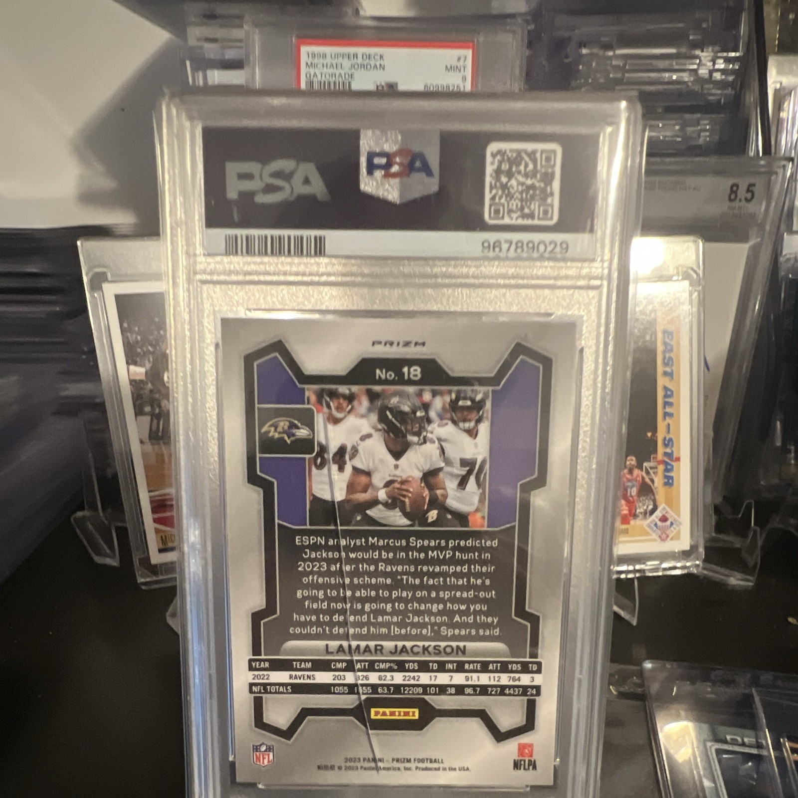 Panini 2023 Prizm Lamar Jackson Baltimore Ravens Green Prizm #18 PSA 10🔥🔥 view 2