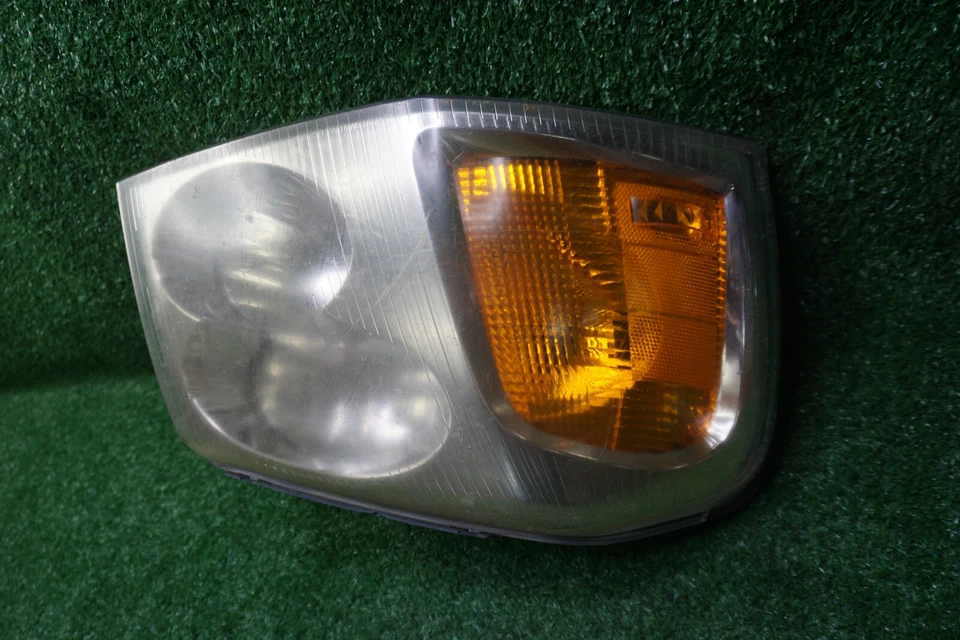 2002 2003 04 05 06 07 08 09 GMC Envoy luz de cabeza derecha OEM 15866070 Foto 2 de 4