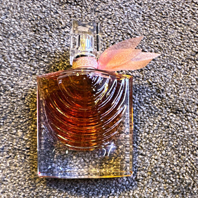 Lancôme La Vie Est Belle Iris Absolu L Eau de Parfum Spray 1.7 fl oz 38Y401-M