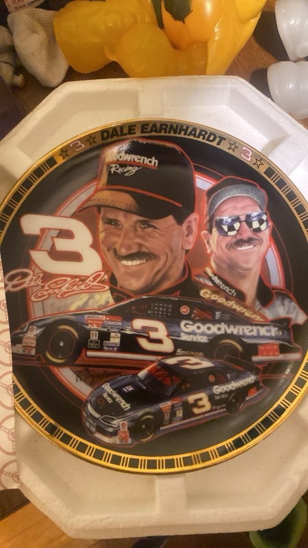 Hamilton Collection Dale Earnhardt Drivers of Victory Lane Plate COA