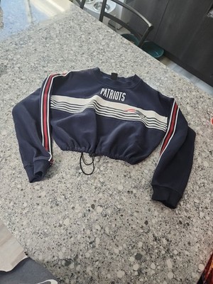 NFL Team Apparel New England Patriots Women s Cropped Pullover Long Sleeve Small