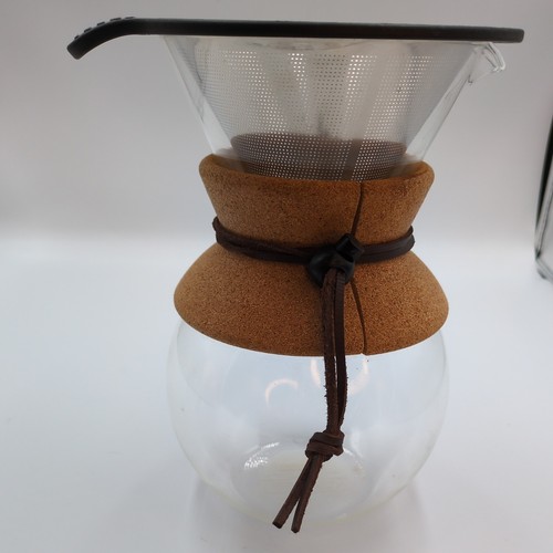 Bodum Glass Coffee Carafe 8” Glass Leather Pour Over Pitcher with Cork Collar - 第 9/14 張圖片