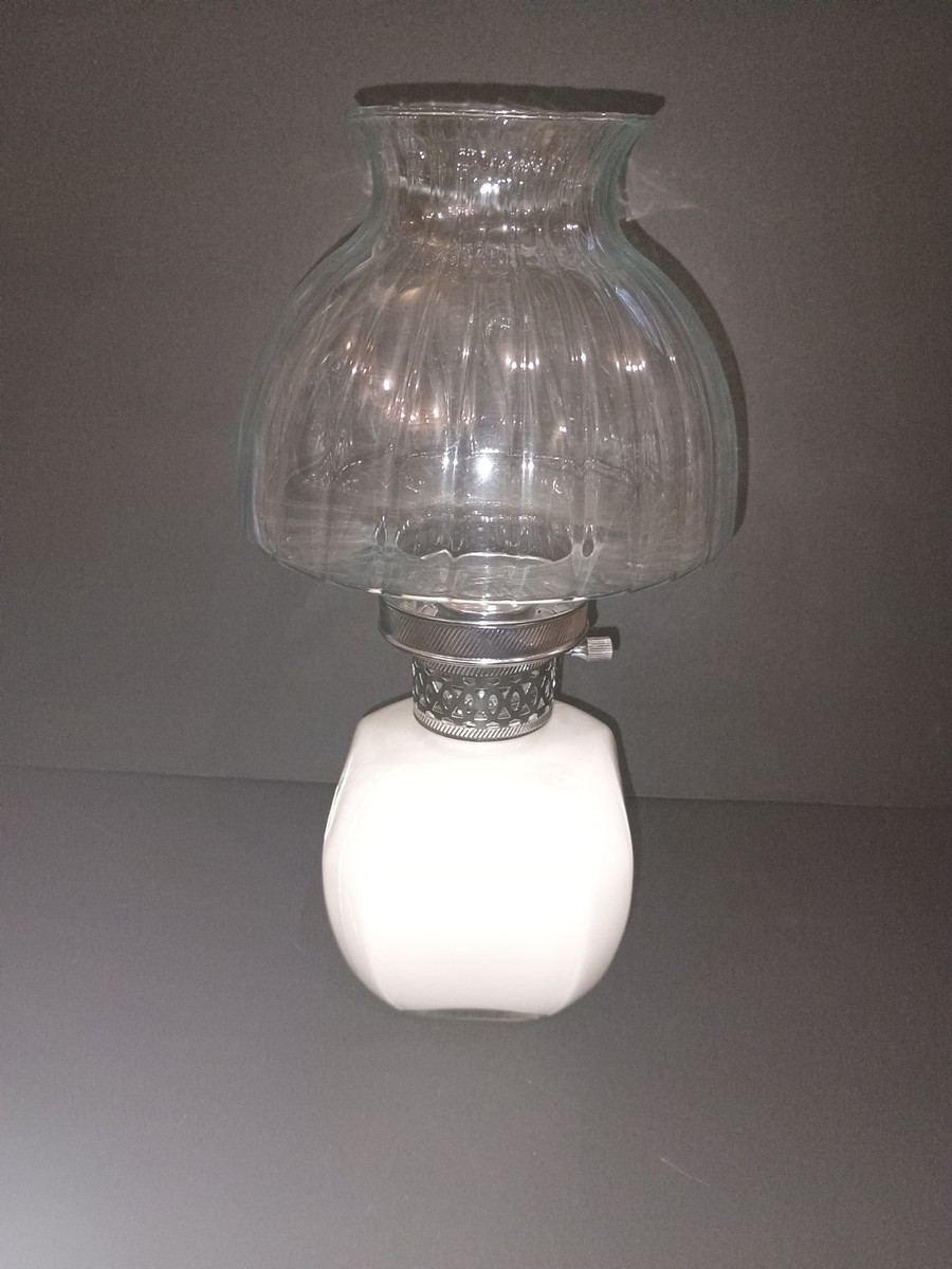 Lamplight Farm Classic Oil Lamp New In Box Has Full Wick Very Nice Oil Lamp