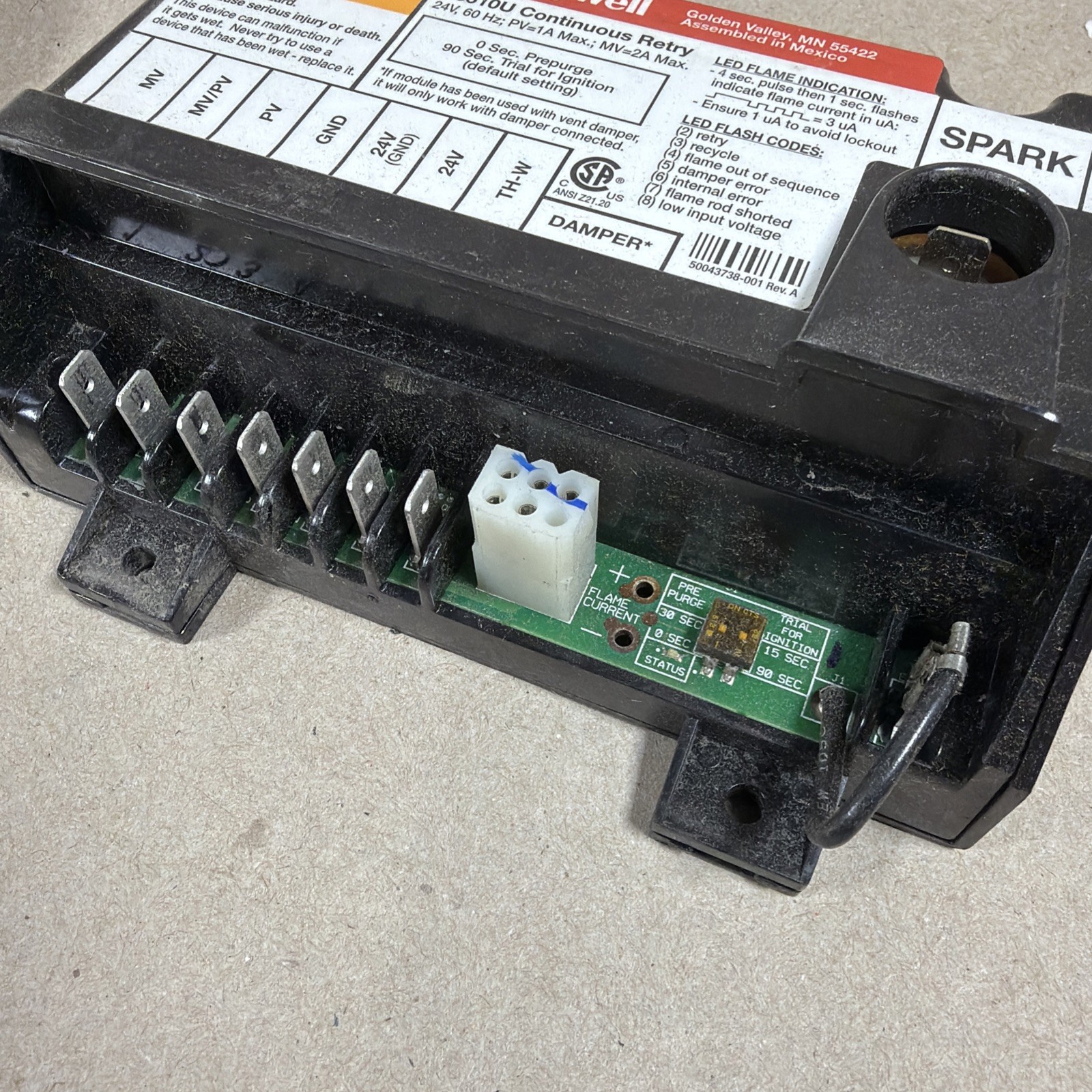 NEW🔥 Honeywell S8610U Universal Intermittent Pilot Ignition Control S8610U3009