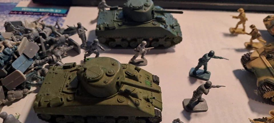 Airfix & Others 1:72 Vehicles & 100+ German Paras and Eighth Army. (See Images) - Image 4 of 4