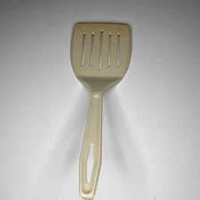 Vintage USA  Made 4 Slot Wide Nylon Spatula Turner Flipper off White 12 in 