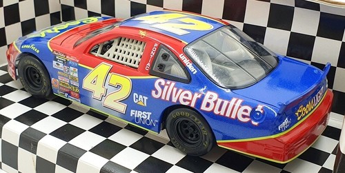Ertl 1/18 Scale Diecast 7866 - Pontiac Cools Light Grand Prix #42 Blue/Red - Picture 2 of 5