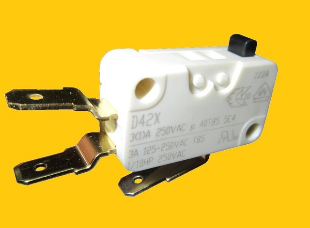 Cherry Miniatur Schalter Mikroschalter Microswitch D42X 1xUM 3A 250VAC 4 8mm 1x Cherry Miniatur Schalter Mikroschalter Microswitch D42X 1xUM 3A 250VAC 4 8mm 1x