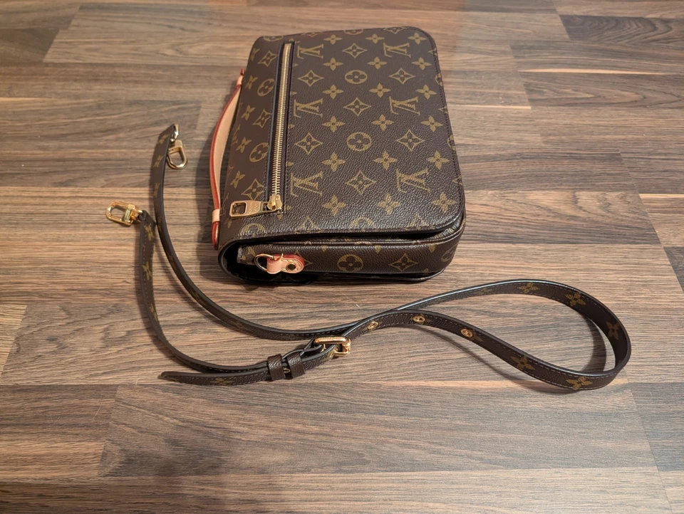 Louis Vuitton Pochette Metis M44875 mit geringen Gebrauchsspuren - Bild 4 von 4