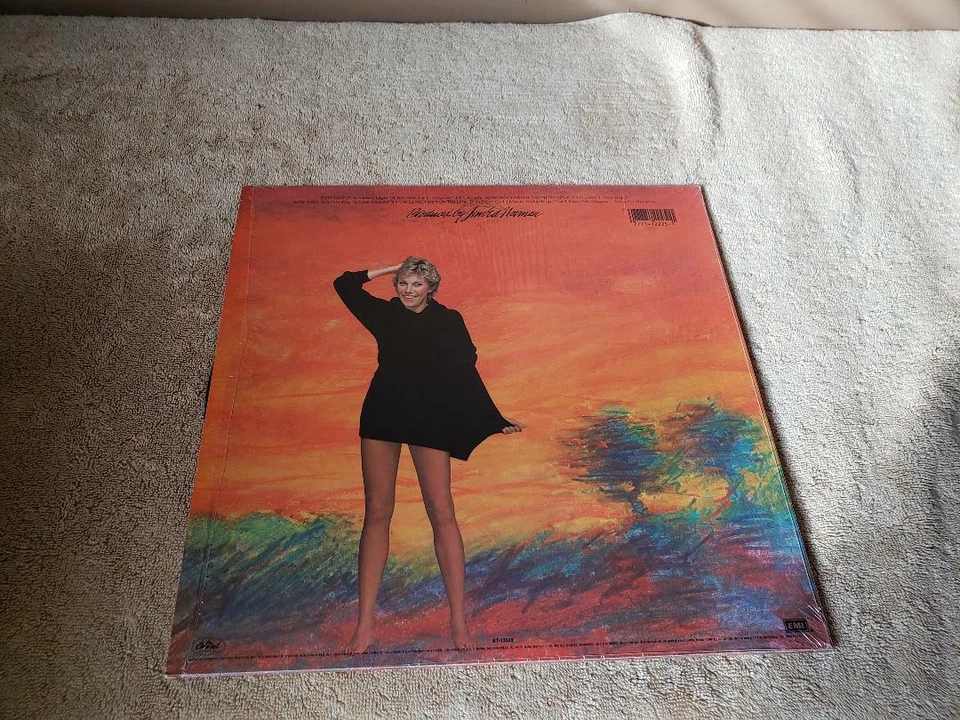 ANNE MURRAY ~ THE HOTTEST NIGHT OF THE YEAR ~ 1982 ~ LP ~ EX/NM - Image 2 of 4