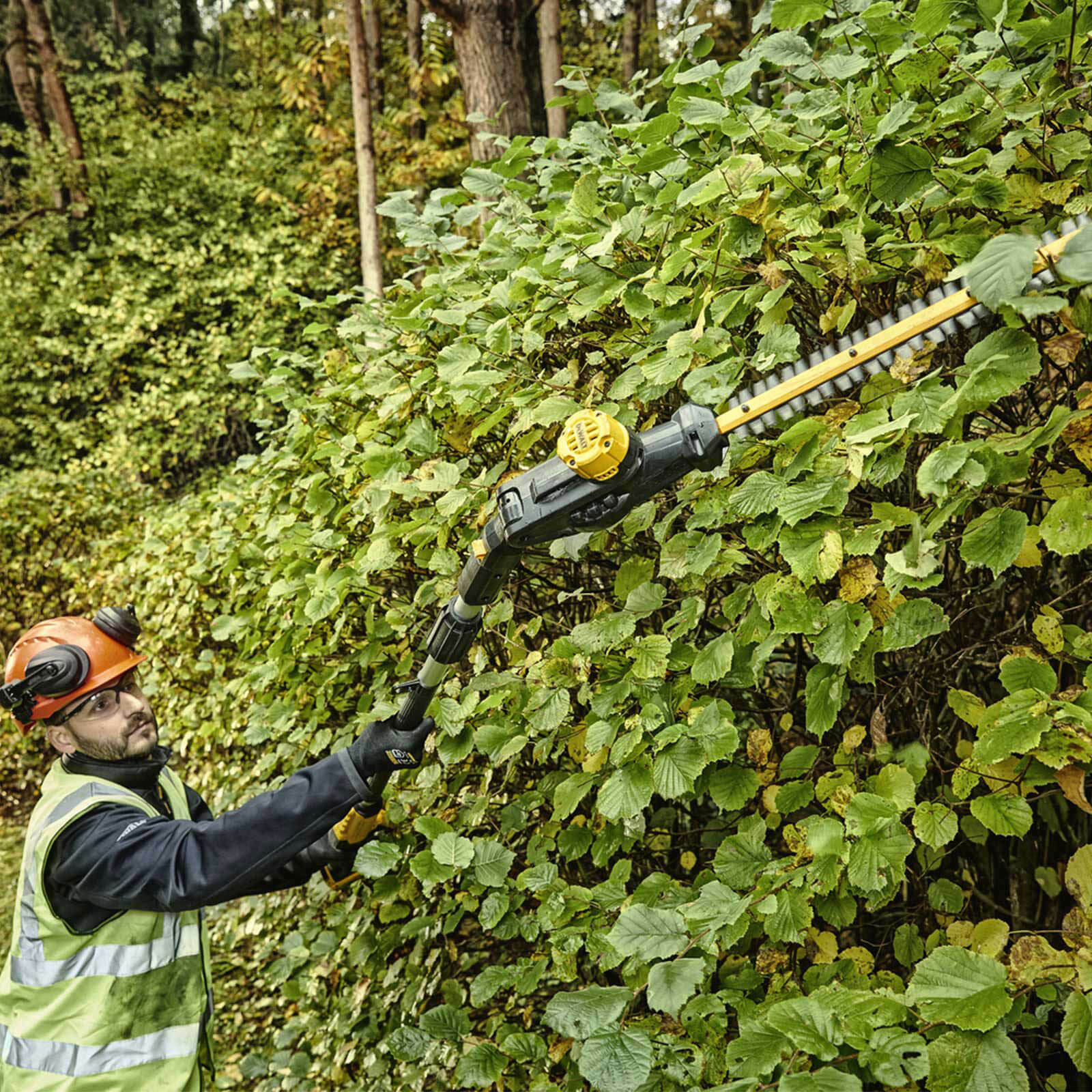 DeWalt DCMPH566 18v XR Cordless Pole Hedge Trimmer 550mm No Batteries