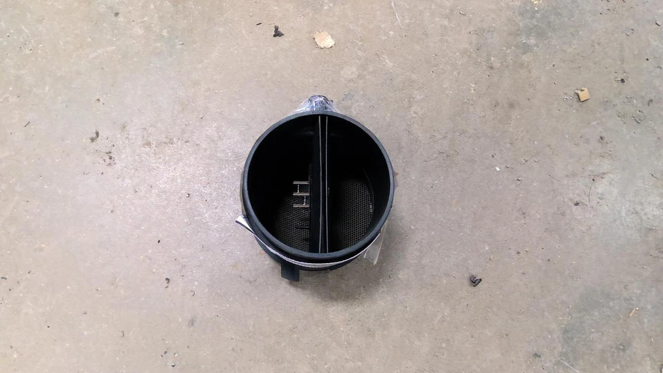 Used Fuel Injection Air Flow Meter fits: 2007 Chevrolet Silverado 1500 pickup ga - Image 2 of 4