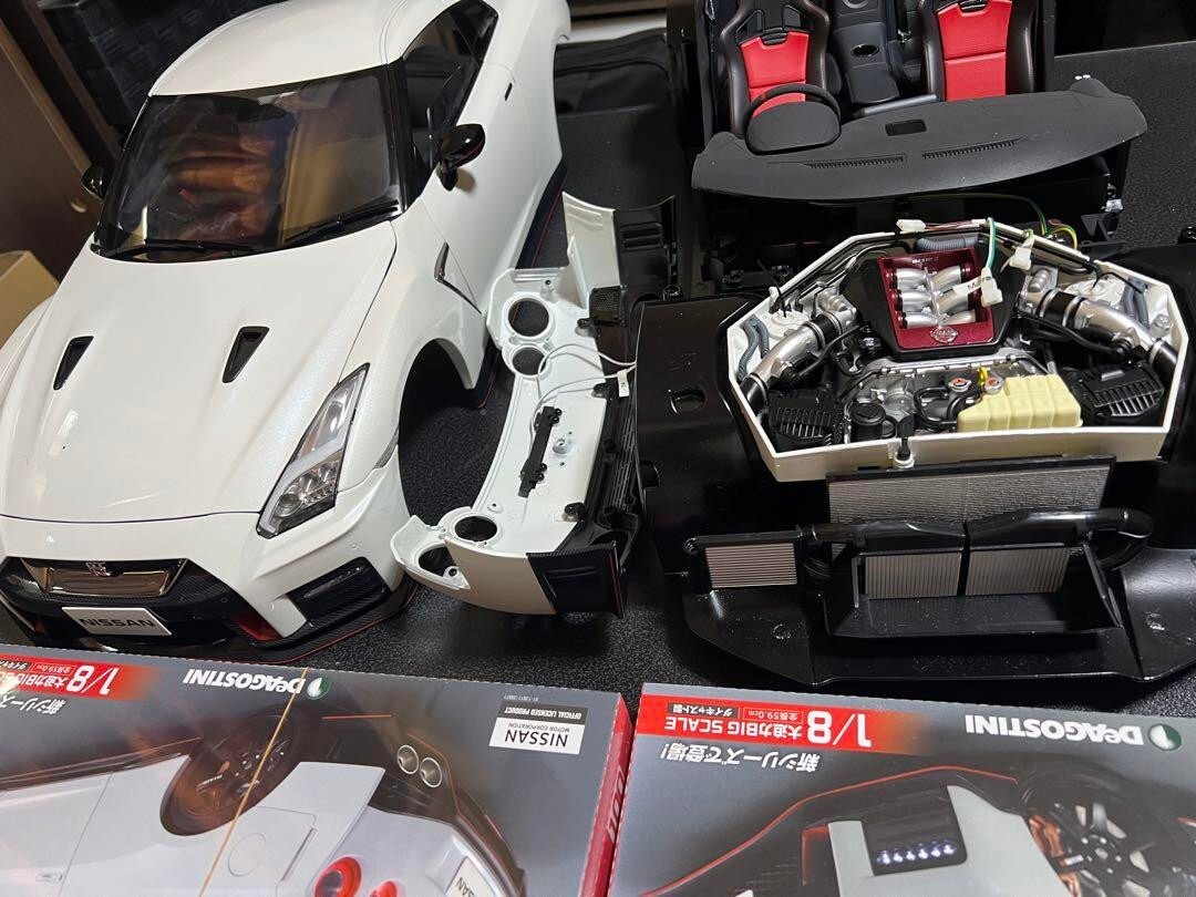 DeAgostini Nissan GT-R Nismo 1/8 Scale Vol.1-100 Complete DeAgostini Nissan GT-R Nismo 1/8 Scale Vol.1-100 Complete