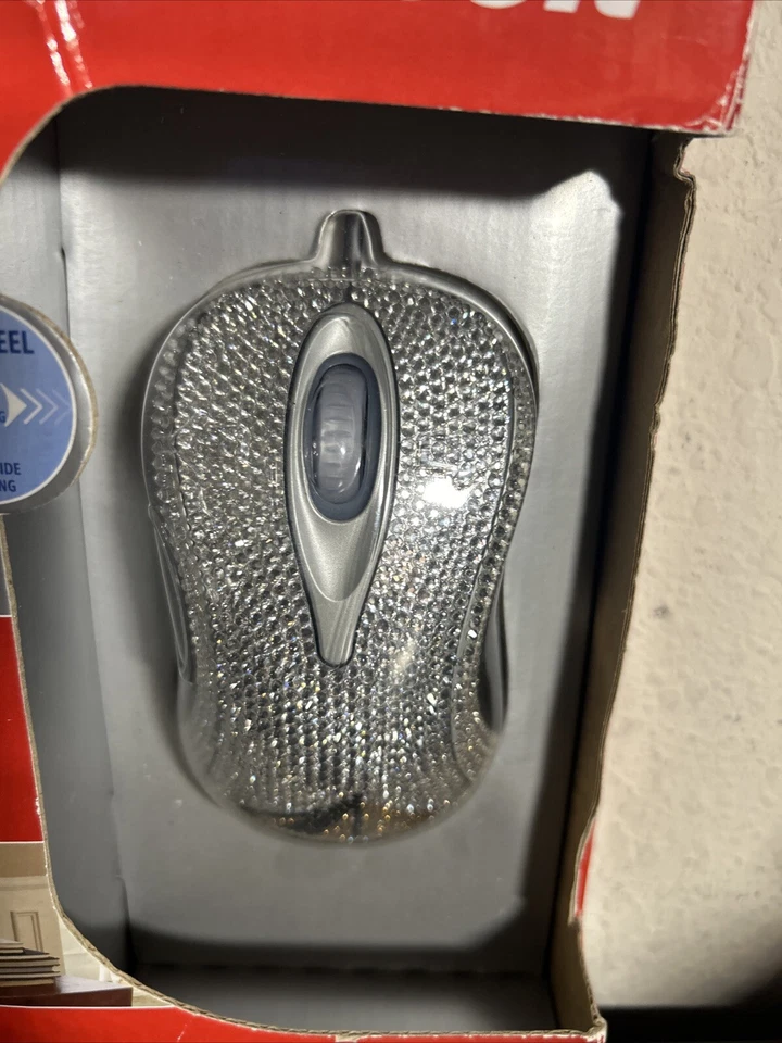 Microsoft Comfort Optical Mouse 3000 Wired Mouse New Sealed NIB 1000 DPI BLING - Image 2 of 3