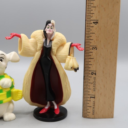 Disney Store 101 Dalmatianz Cruella Deville y Dalmation perro con bufanda figura - Imagen 2 de 5