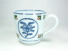 [Arita Ware] [Gen-emon Kiln] Dyed Nishiki Peony Round Crest Mug (Blue)