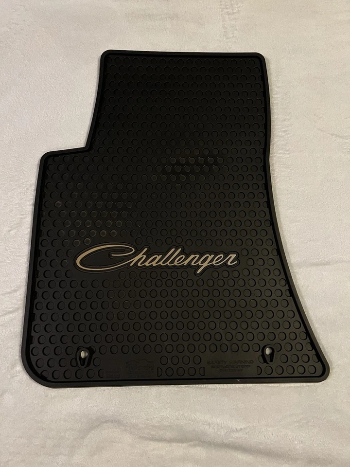 Dodge Challenger 2016 juego de 4 alfombrillas de goma negras delanteras traseras para auto Foto 2 de 4