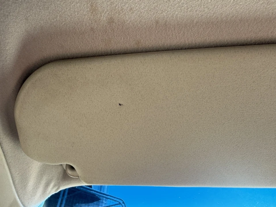Holden Commodore VX 2001 VT Left Sun Visor - image 4 of 4