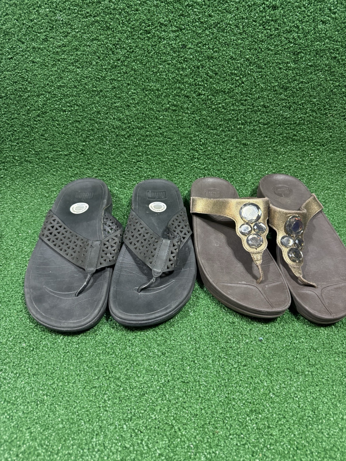Lotto di 2 Fitflops donna taglia 10 Lunetta bronzo gioiello e occhiello con zeppa. Pulito
