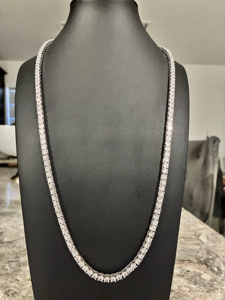 Элегантная теннисная цепочка 4 мм с серебряным покрытием из белого золота 22 дюйма и 24 дюйма - Изображение 4 из 4