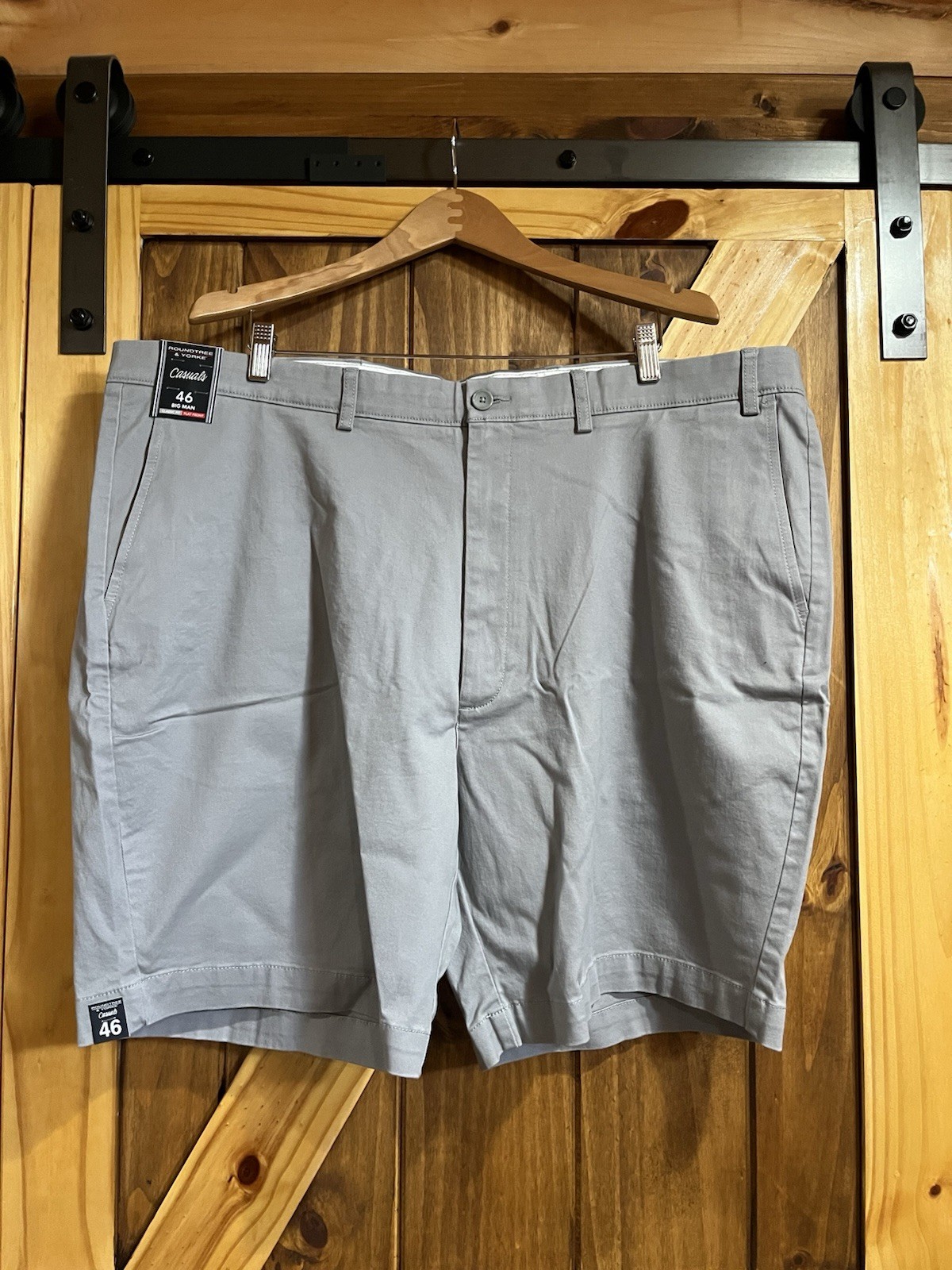 NWT Men's Roundtree & Yorke Casuals Gray Shorts 46B Classic Flat Front Stretch