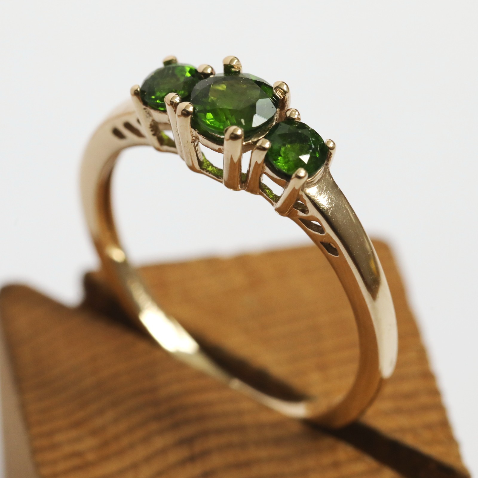 Chrome Diopside Trilogy Ring
