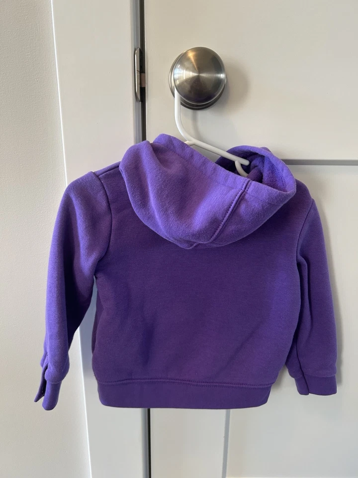 Sudadera Jordan Nike con capucha 2 piezas púrpura ligeramente usada para niñas talla 18M Foto 3 de 4