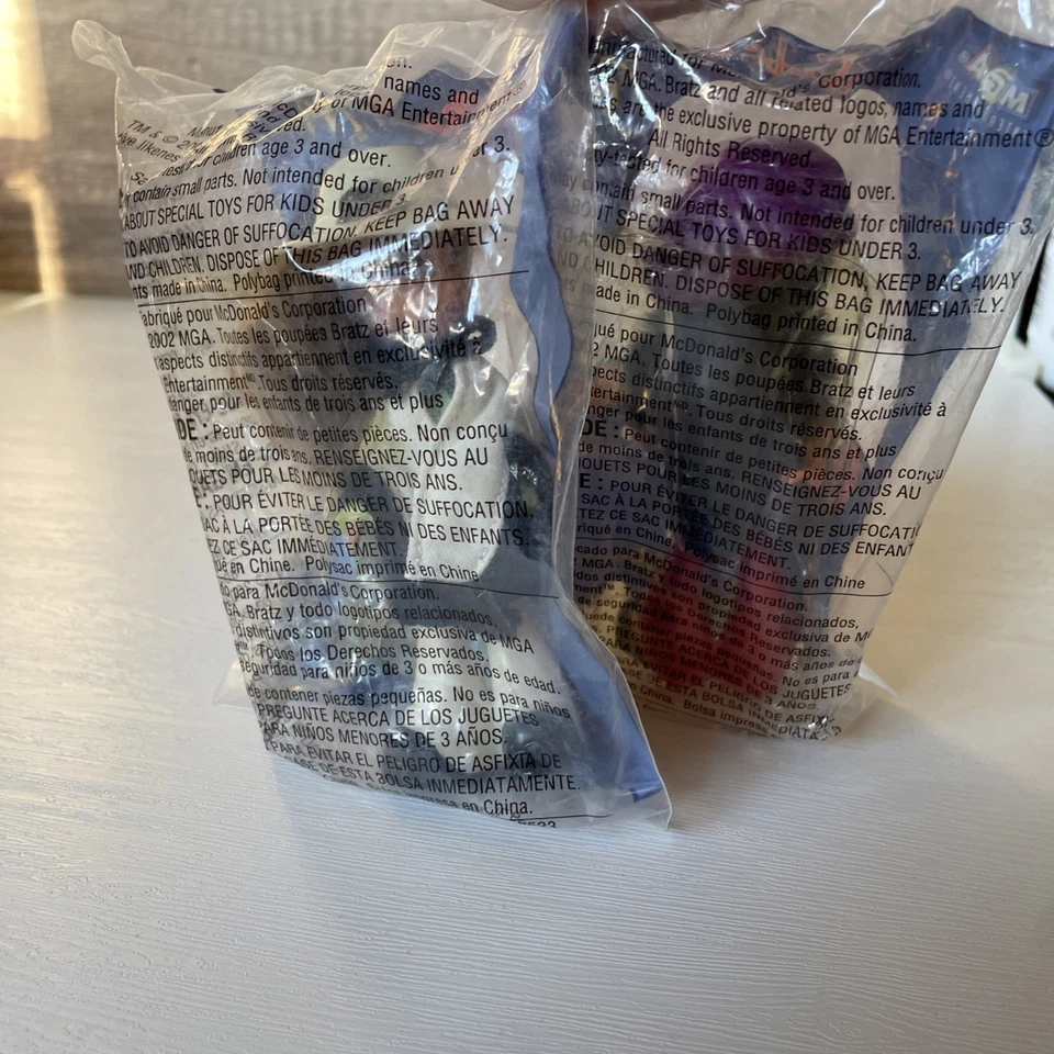 Lote de 2 muñecas Bratz Yasmin #1 (selladas) y Jade #4 2002 McDonald’s Happy Meal Foto 4 de 4