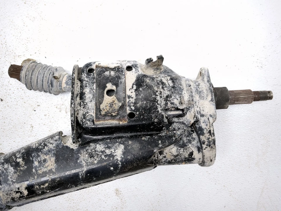 Держатель задней оси 09–23 Kawasaki Mule 4000 KAF620M с осями - Изображение 4 из 4