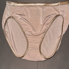 NWOT Vanity Fair ILLUMINATION Nylon Hi-Cut panties size 7