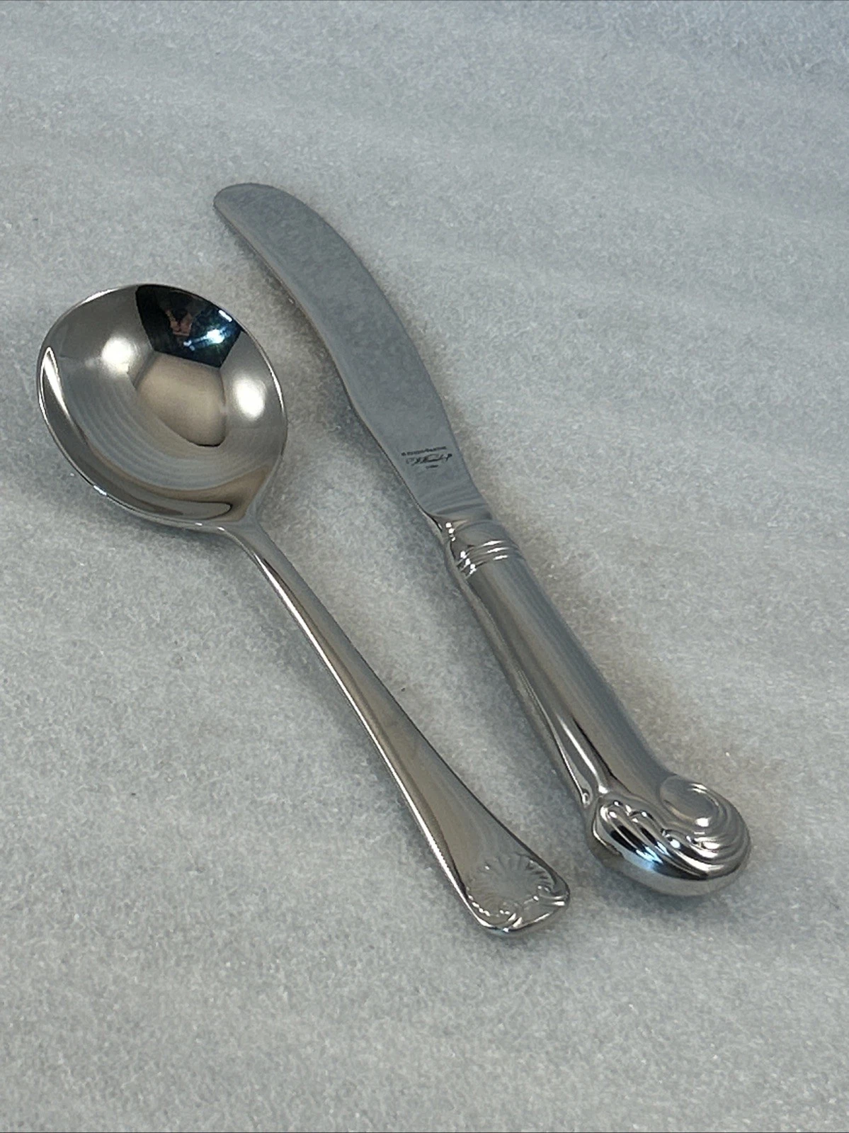 Reed Barton Williamsburg Royal Shell Sugar Jelly Spoon & Butter Spreader Knife