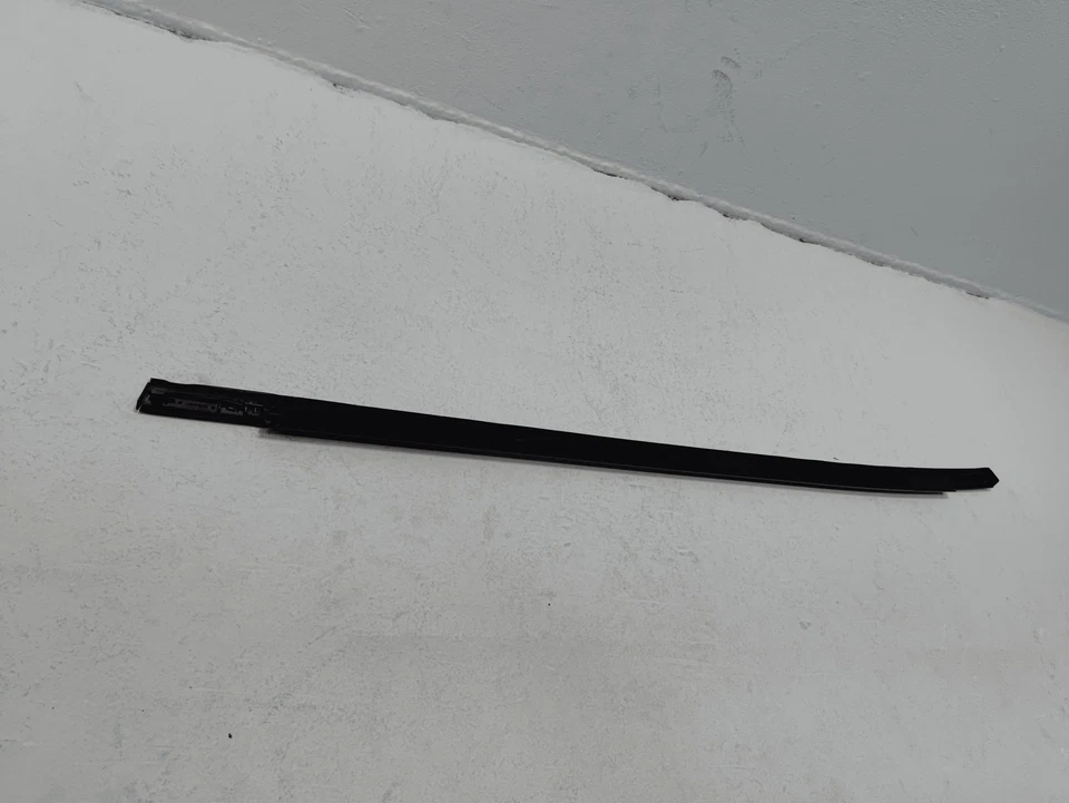 Honda Civic 2016-2021 sedán puerta trasera pasajero ventana cinturón moldura OEM Foto 3 de 4