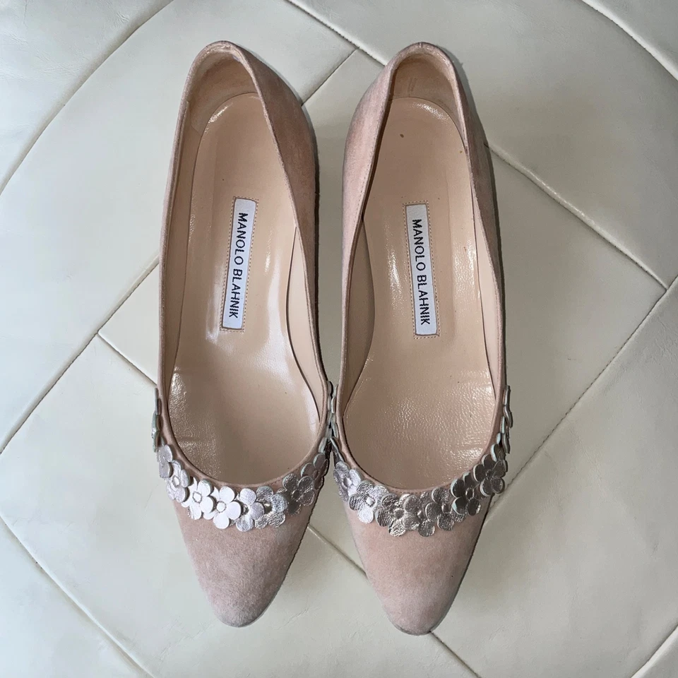 Manolo Blahnik Beige Gamuza Cuero Metálico Flor Lista 30 Tacones, Talla 37 Foto 3 de 4