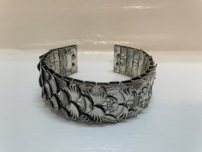 Bracelet Womens Silver Tone Metal Cuff Bangle 0.75'' Wide Unique Scaled Design