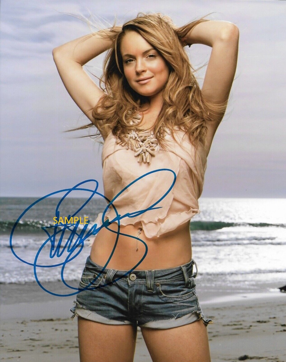 LINDSAY LOHAN #2 REPRINT AUTOGRAPHED SIGNED 8X10 PHOTO CHRISTMAS