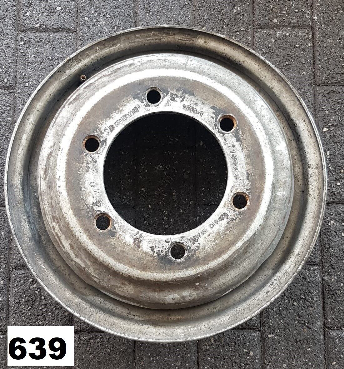 Foto 1 di 16