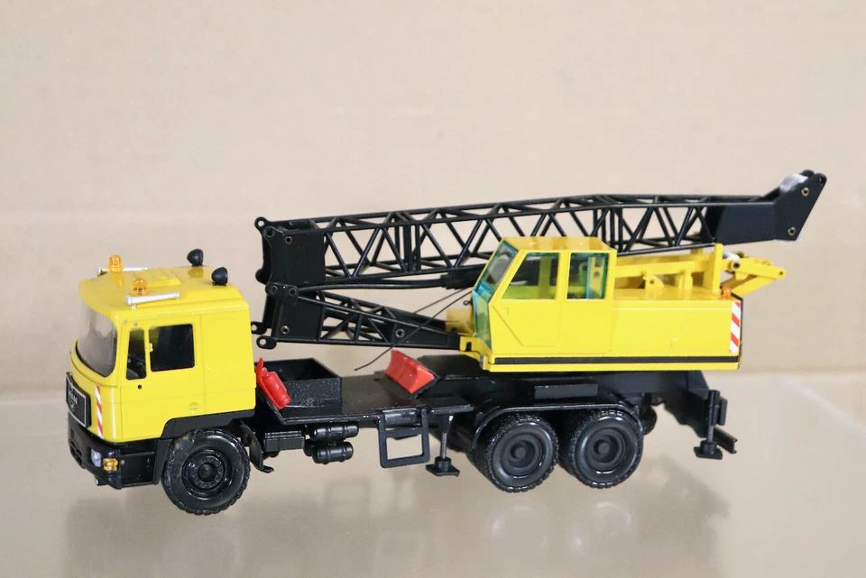 CONRAD 4110 1/50 SCALE MAN AUTOKRAN CRANE TRUCK MINT BOXED nz - Image 2 of 4