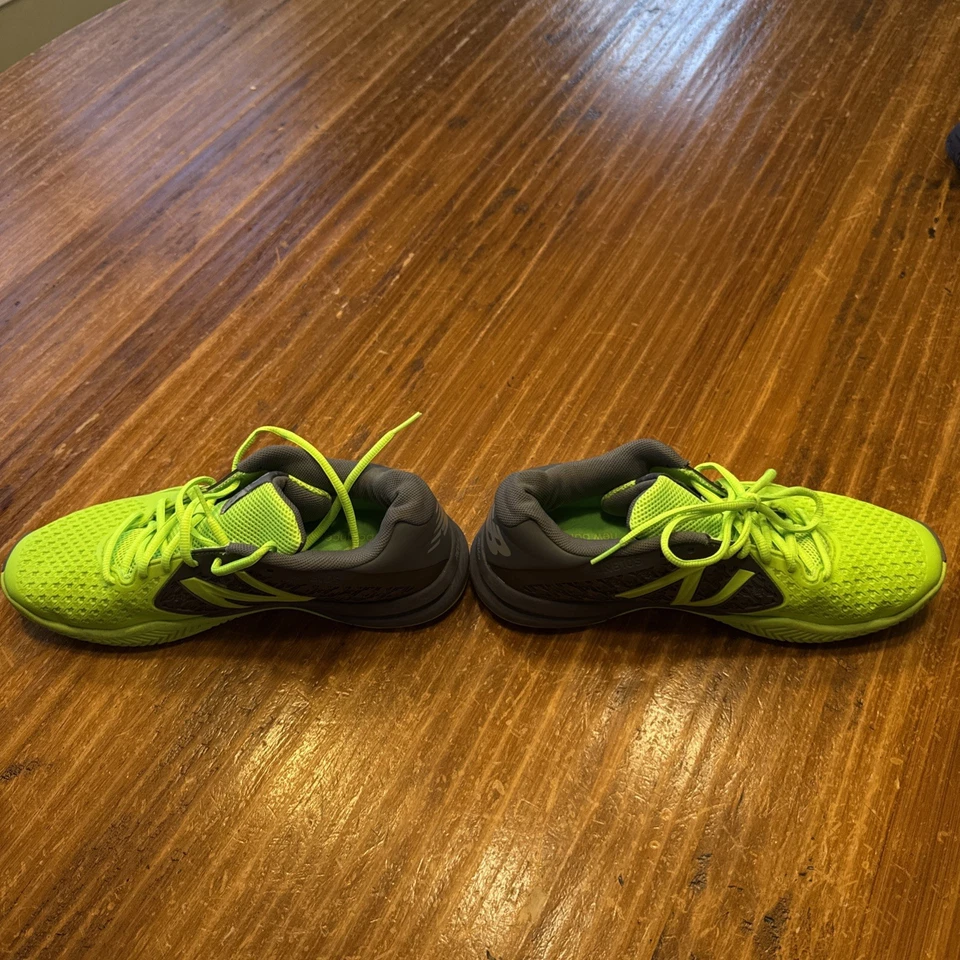 New Balance MC996v2 灰色和绿色网球鞋。 — 第 2/4 张图片