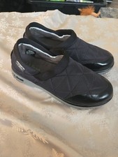 L.L. Bean Women's Quilted Mountain Slippers Black Size 7 Medium