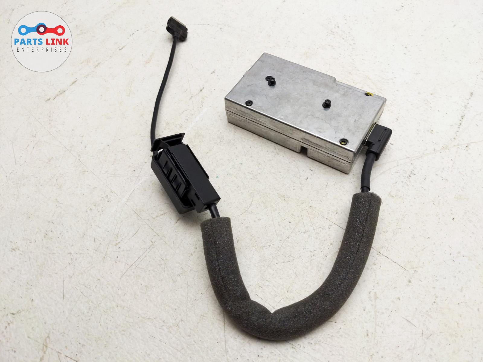 2010-14 LAMBORGHINI GALLARDO GLOVEBOX AUX INPUT AMI INTERFACE MODULE PLUG LP550
