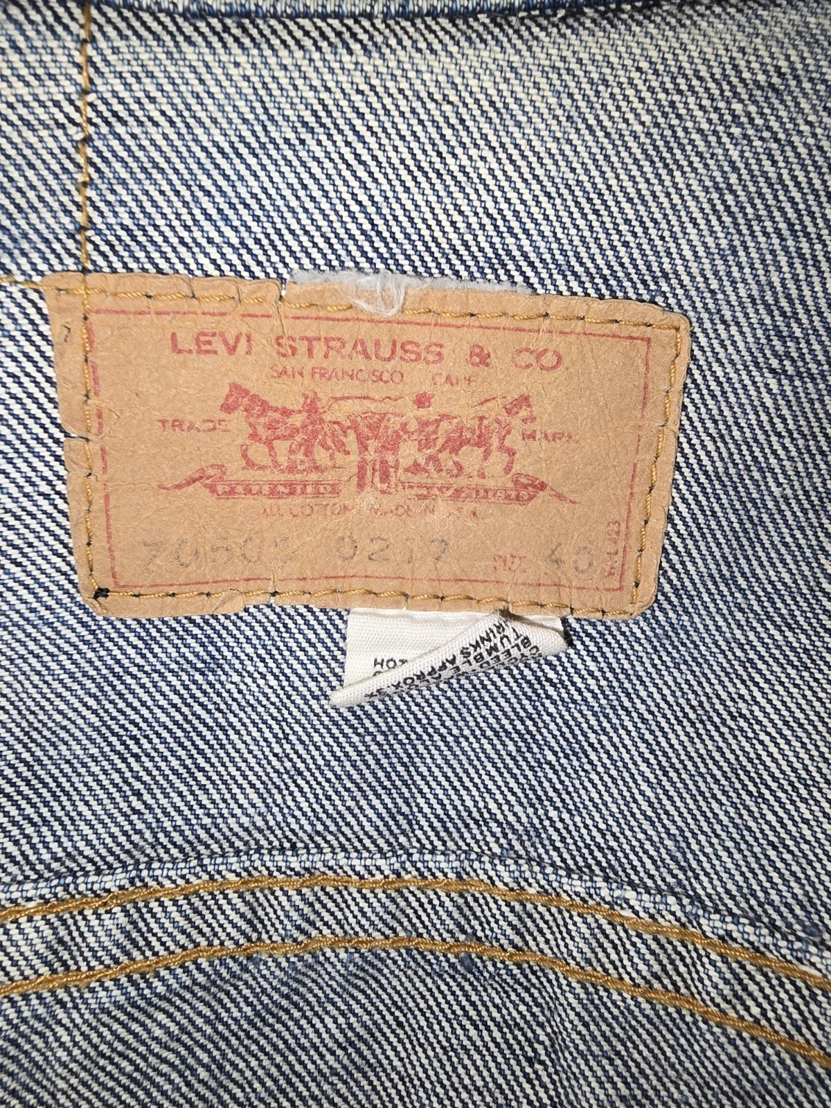 Levi's Men's Blue Denim Trucker Jacket Size 40 Button Front MPN 72334-0213 - product detail image 2