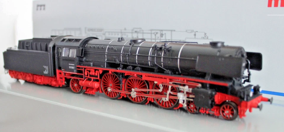 Märklin 37102 unbespielte Dampflok  DB BR 01 1087 digital, Sound(Glocke,Pfiff) - Bild 3 von 4