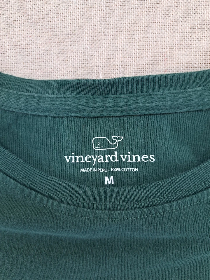 Camiseta Vineyard Vines Mujer M Verde Feliz Fiesta Perro Bolsillo Trineo Navidad Foto 3 de 4