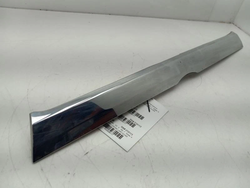 2006 TOYOTA SIENNA XLE REAR TAIL FINISH PANEL  - Image 3 of 4