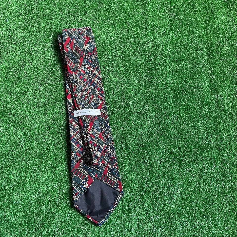 Corbata de cuello Y2K con estampado geométrico de arte del Museo Metropolitano de Arte Foto 4 de 4