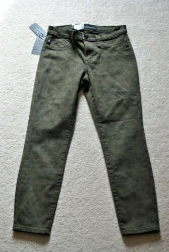 Rock & Republic Women's Green Mid Rise Capri Jeans - Size 4