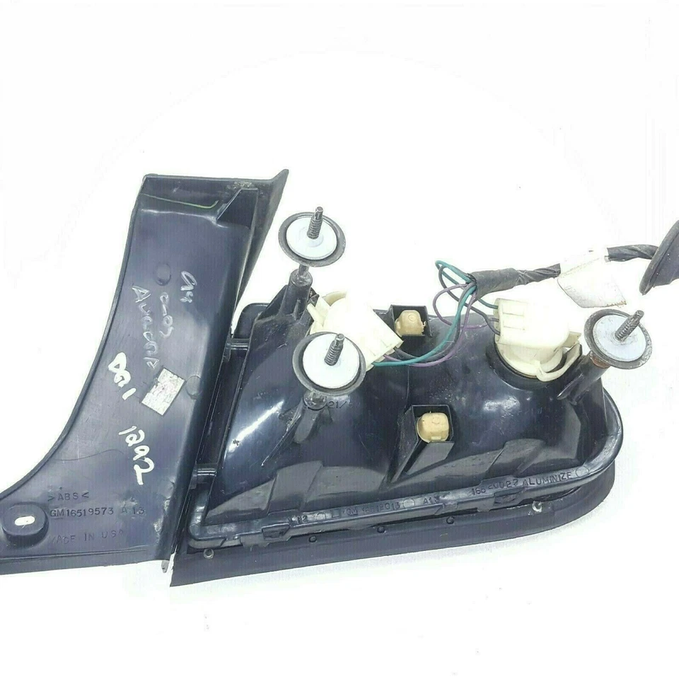 OLDSMOBILE AURORA 1995-1999 OEM Lámpara de luz trasera de freno de fábrica lado del conductor Foto 4 de 4