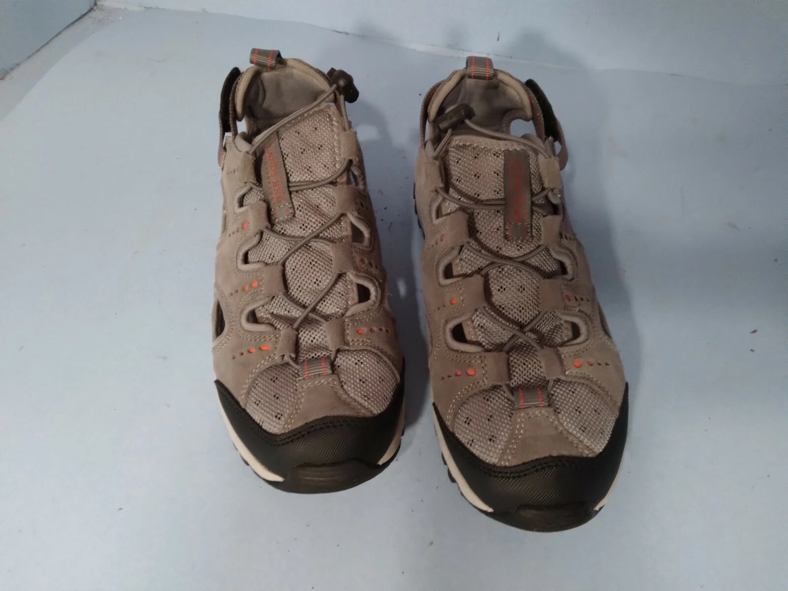 New  Land's End Men's Size 9 D casual sneakers  side cutouts for comfort. #19151