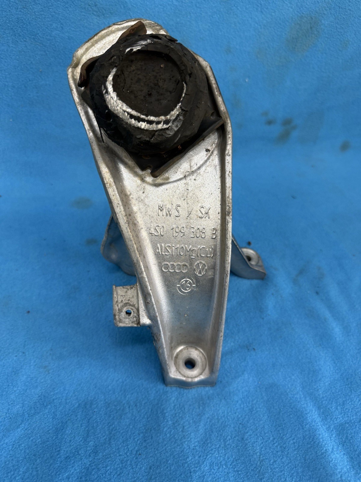 RH Engine MOTOR Mount BRACKET 4S0-199-308-B LAMBORGHINI HURACAN 19
